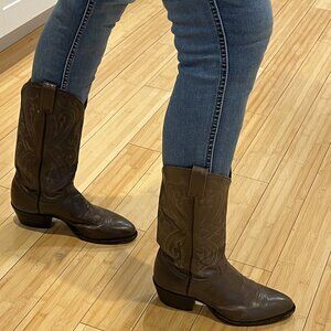 Tony Lama Cowgirl Boots – Size 9.5